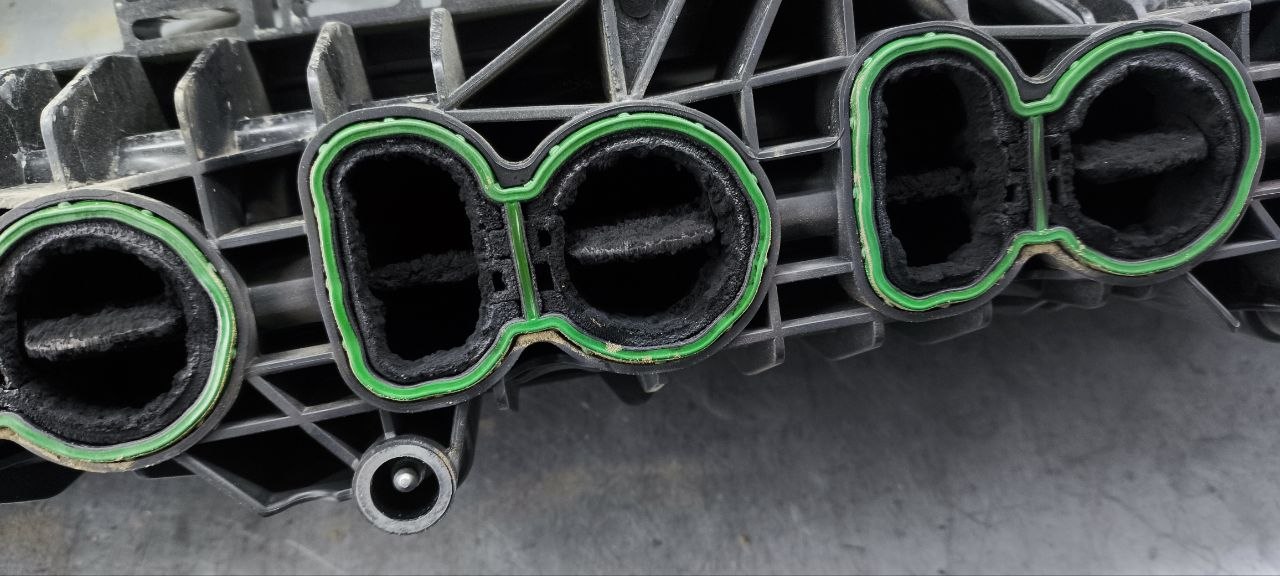 Tīrs ieplūdes kolektors – RM Autoserviss